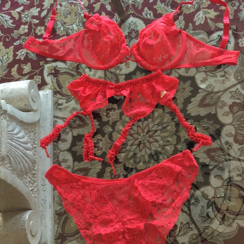 VS Lingerie Set